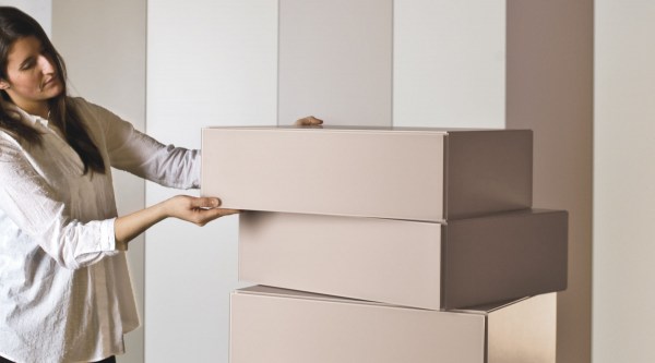 Comodino-con-ruote-di-design-