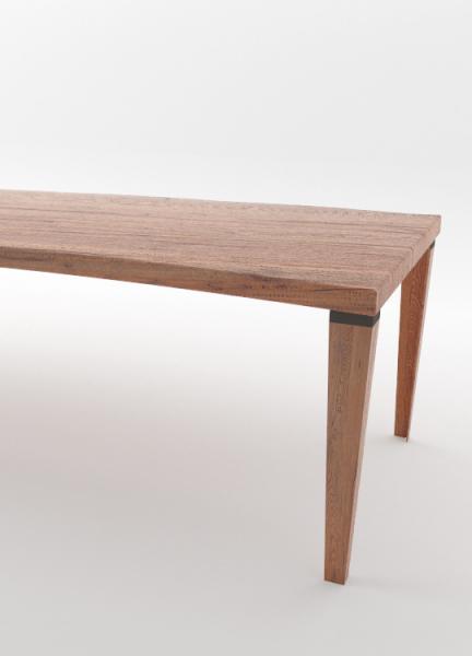 Devina_Nice_Patas_Madera_Piramide.jpg
