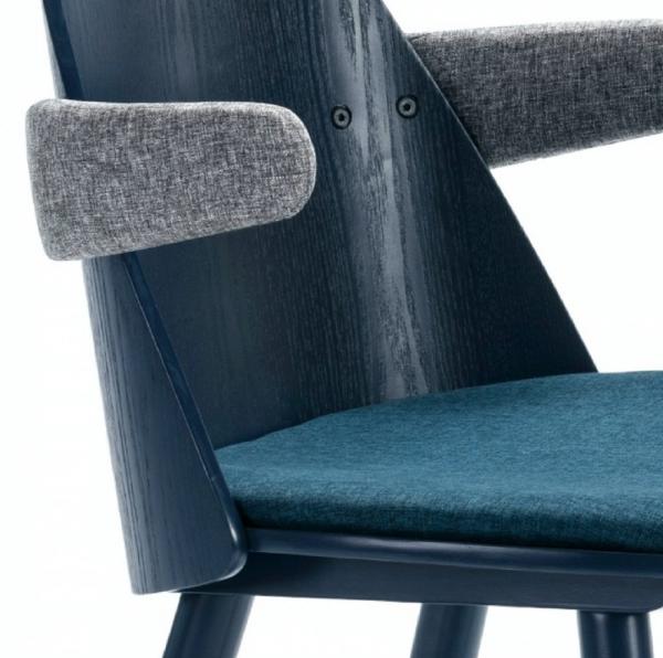 Uma Silla Reposabrazos Teulat Ambiente 6