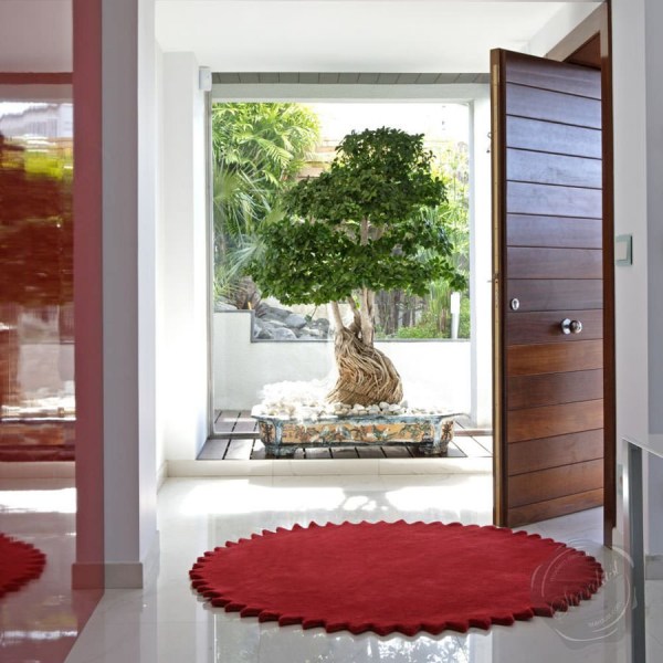 nanimarquina-news-rug-round-red-area-rug